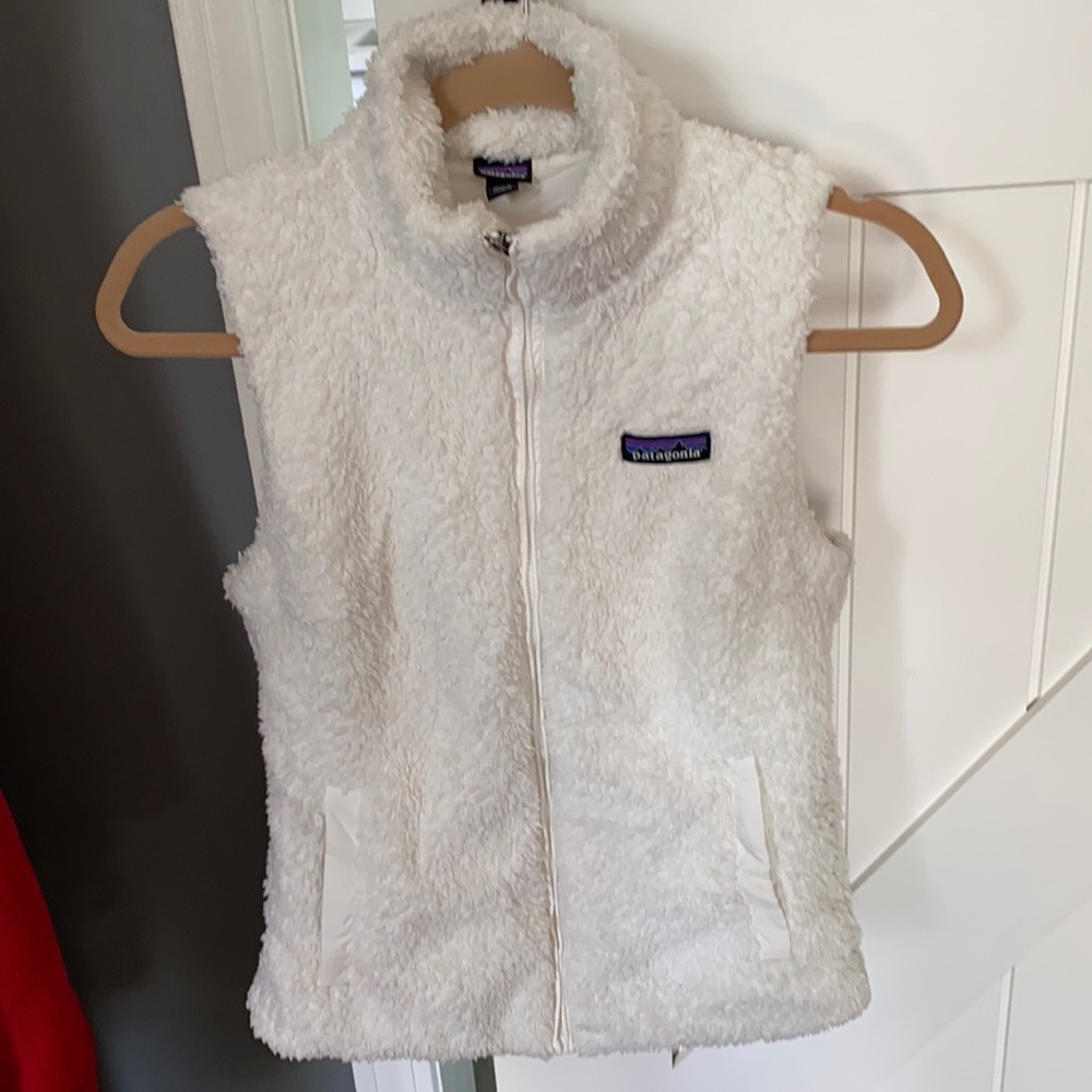 White fur Women’s Patagonia vest small